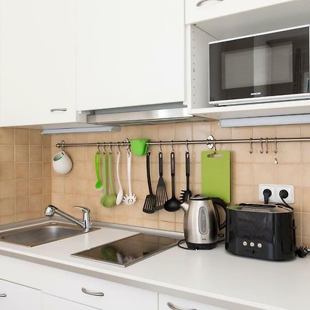 Cozy Studio With Parking Near City Center Prága Kültér fotó